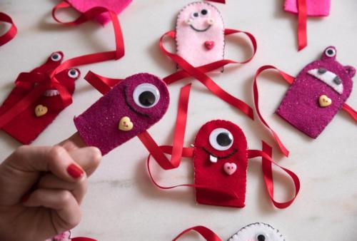 Monster-Fingers-03-1200x811