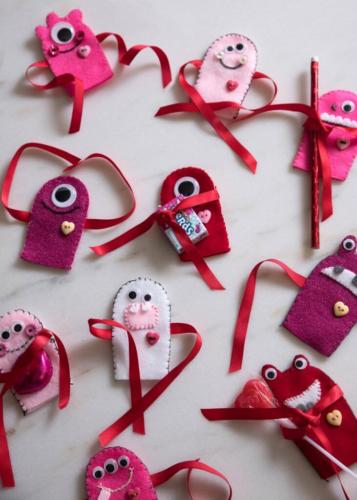 Monster-Fingers-04-731x1024